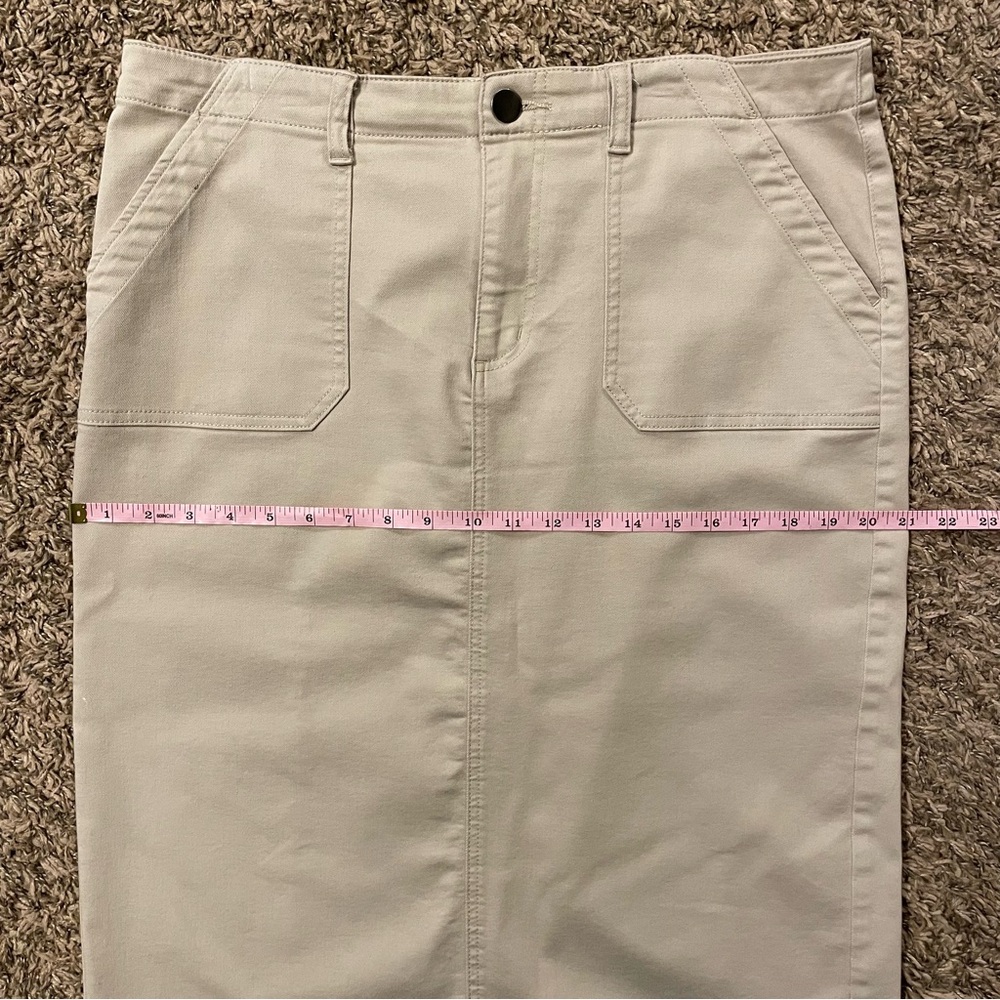 Christopher & Banks Womens 12 Solid Tan Khaki Pencil Skirt Pockets Modest Church - Picture 7 of 8